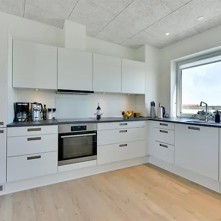 Aiana - 250m From The Sea By Interhome