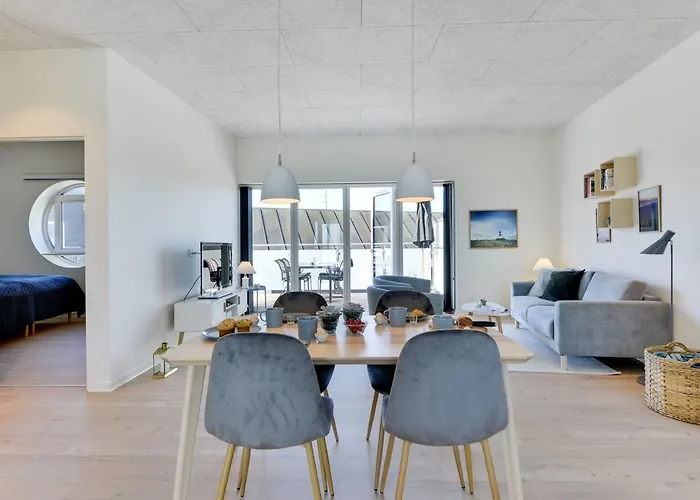 Aiana - 250m From The Sea By Interhome