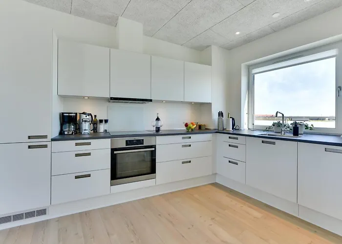 Aiana - 250m From The Sea By Interhome *